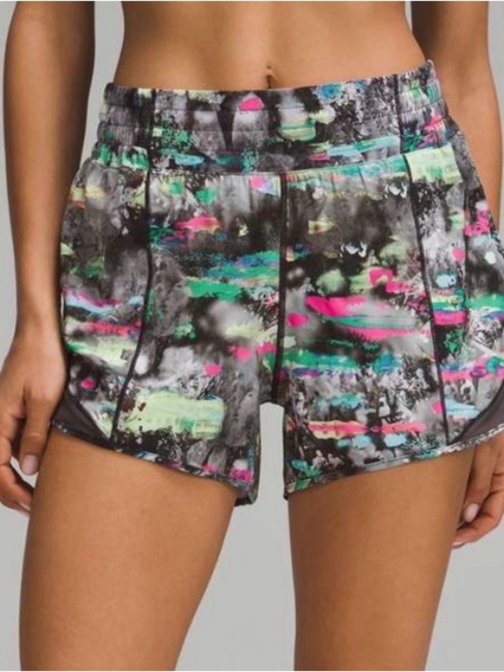 lululemon Hotty Hot Low-Rise 4” Paint Drift Multi Graphite Grey SZ 6